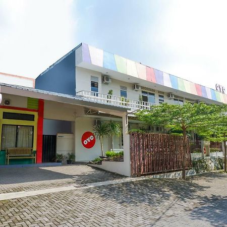 New Mira Hotel Semarang Exterior foto