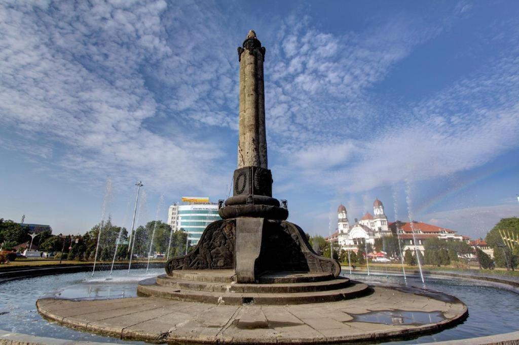 New Mira Hotel Semarang Exterior foto