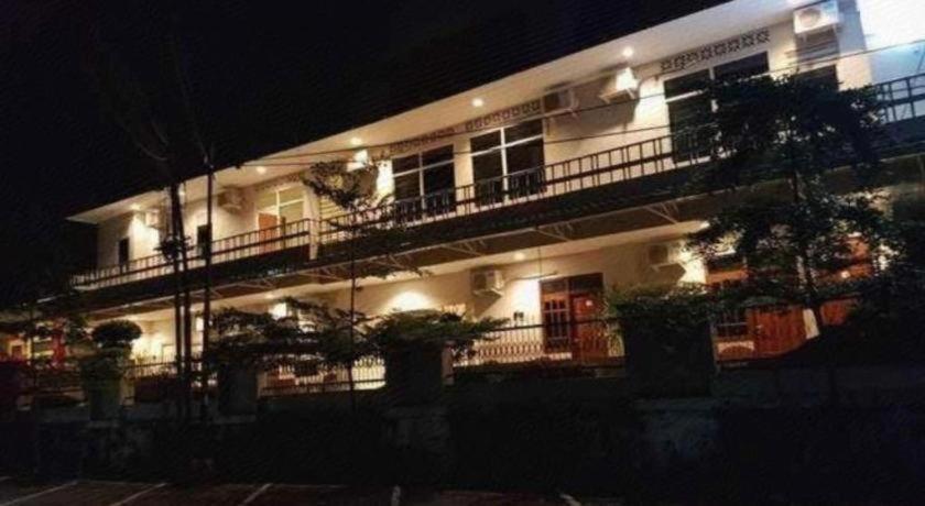 New Mira Hotel Semarang Exterior foto