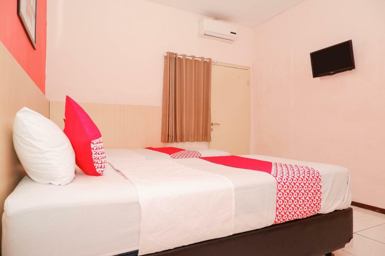 New Mira Hotel Semarang Exterior foto